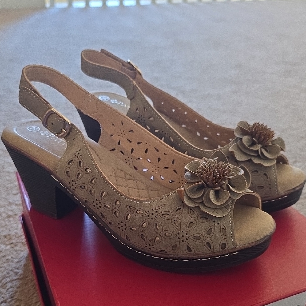 Elegant Tan Women's Heels with Floral Design